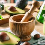Avocado pit extracts for combating oxidative stress in cells